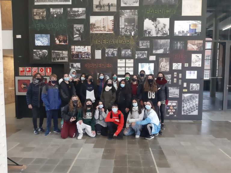 El projecte de Creació Escènica I de 2n d’ESO visita la Fàbrica de Creació Fabra i Coats
